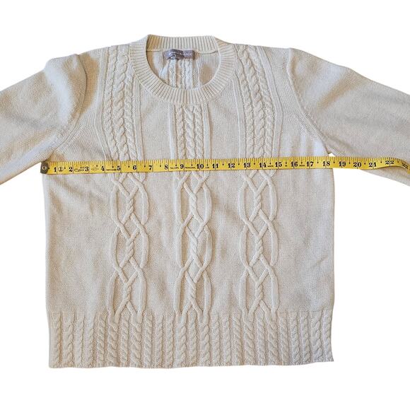 Banana Republic Creme cable knit sweater - Picture 5 of 7